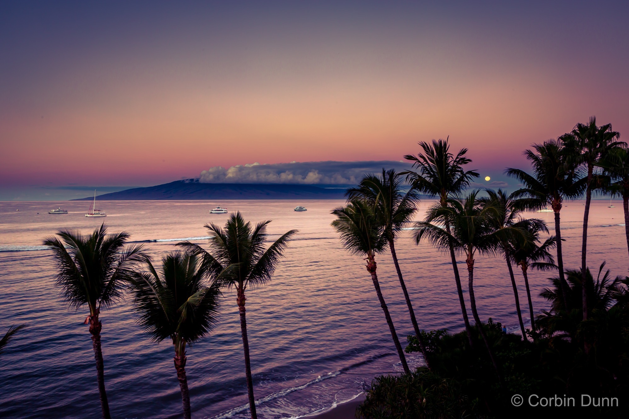 Maui Moonset  UW1A6196