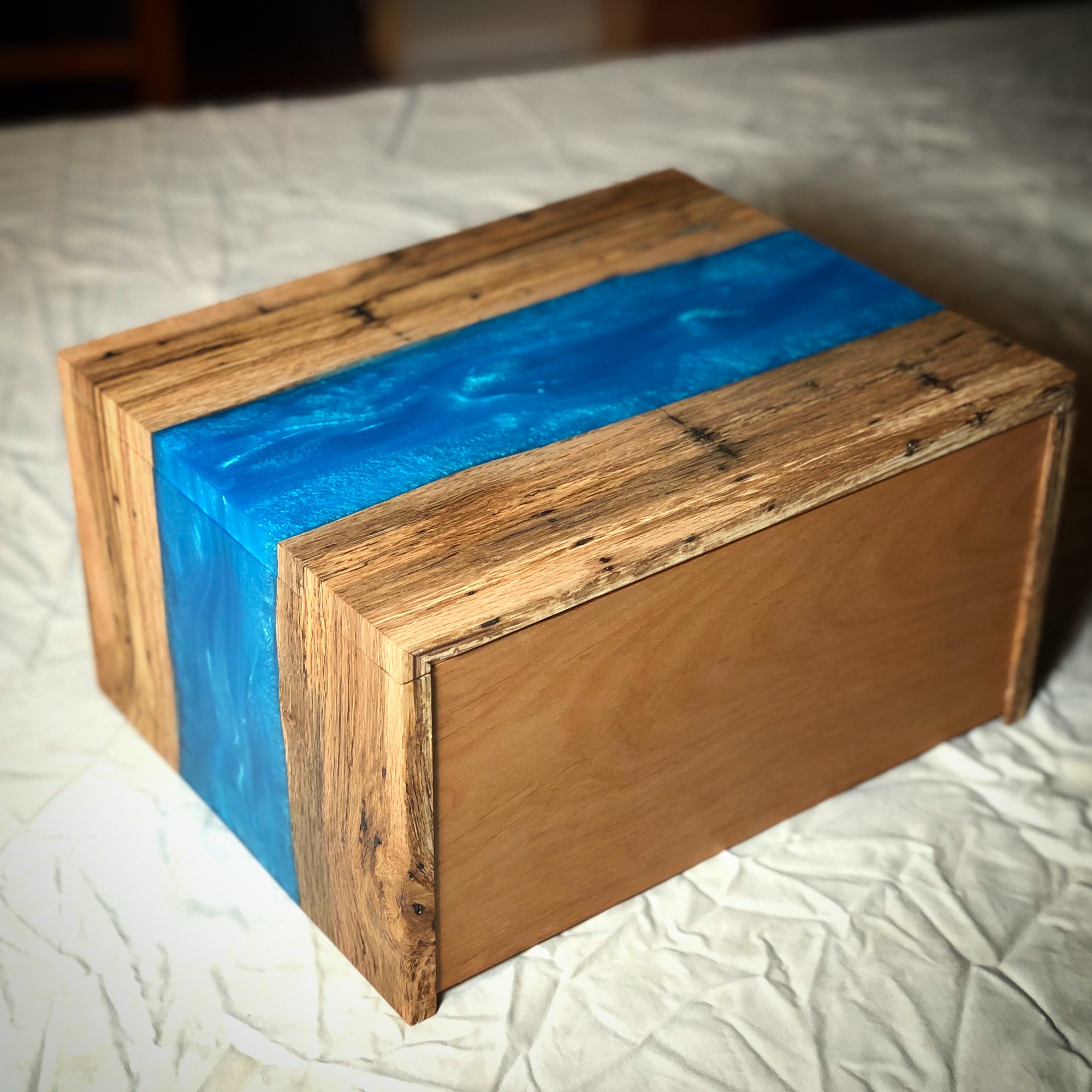 River Box - lid closed - woodworking